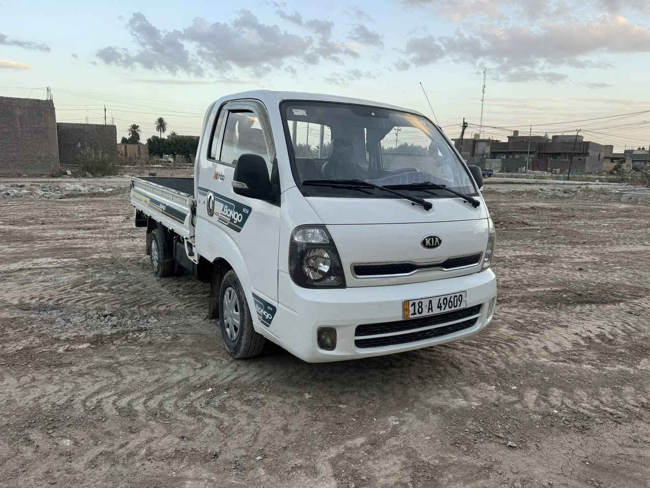 سلام عليكم سيارة للبيع كيه بنكو حمل موديل 2018
سيارة جاهزة مآل جناي مكفوله كفاله عامه شرط فحص 
مكفول من صبق والضربه والتبديل والخياس والفتح بلادية 
سيارة فول مواصفات احله من الصور 
 مكينة وكير واكسن مكفولات حداديه جديده 
 تخم تايرات تحويل مباشر سنويه جديده
السعر 117 مجال قليل 
للتواصل *********** /***********
