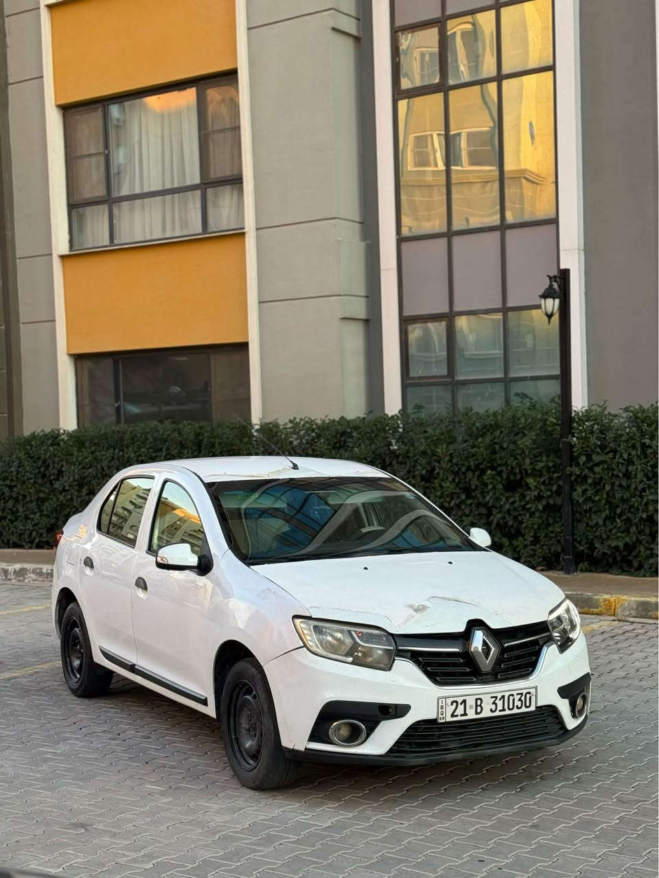 رينو سيمبول موديل 2020مواصفات خليجي سياره كير محرك ممتاز نظافته  محرك 4 سلندر حجم 16 اقتصادي تبريد ❄️ سياره بيها صبغ بوند جاملغ وبيها شويه تعديل بارد بالسقف بدون  داخلي رقم سنويه جديد سياره بدون مصرف تحويل غرامات شرط …

عنوان / دهوك / ***********/ متوفر واتساب

السعر / بلااش 66 ومجال بسيط دهوك, العراق
