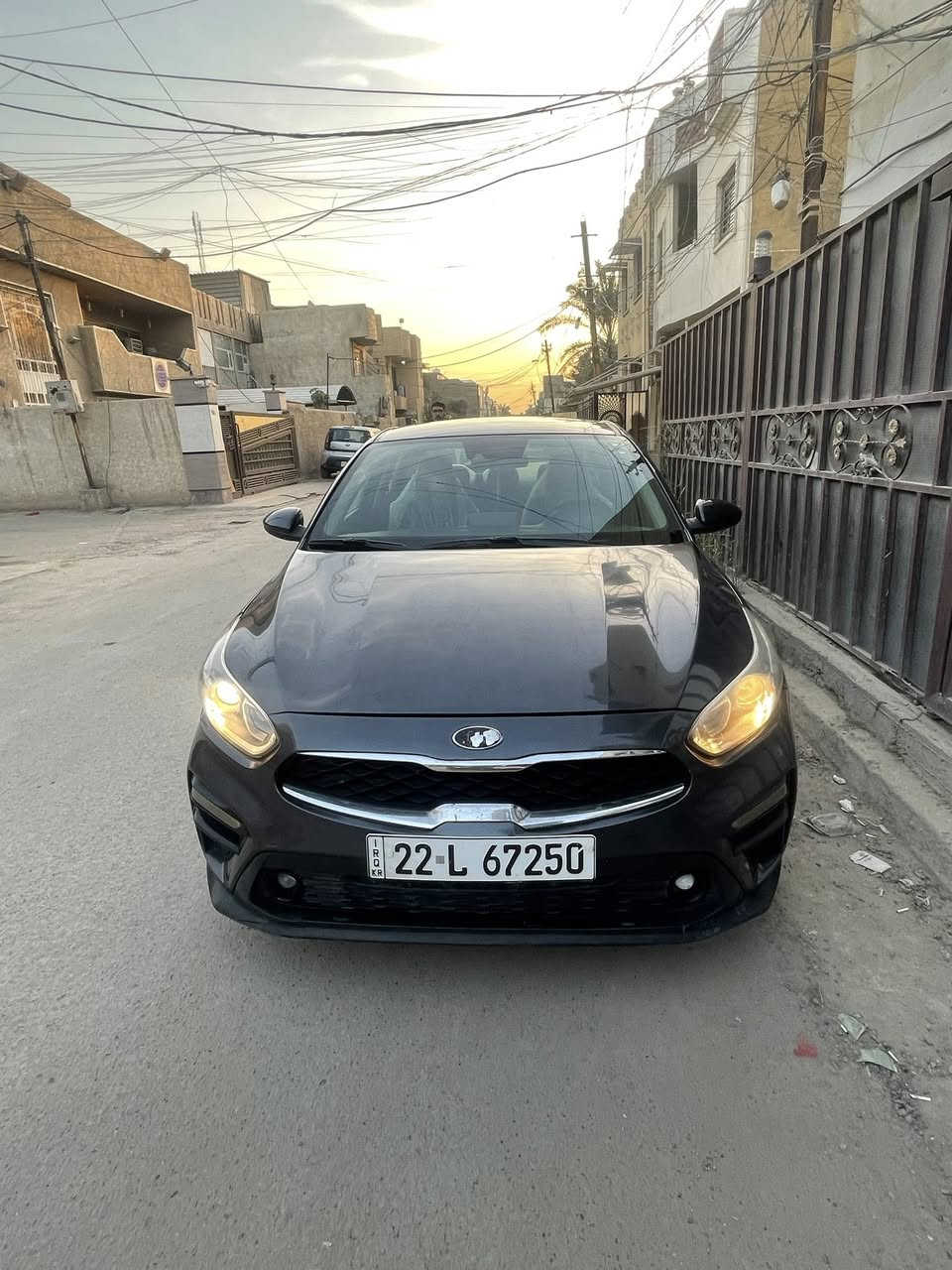 السلام عليكم ورحمة الله وبركاته
للبيع كيا فورتي ٢٠٢٠ 
 ماشيه ٦٦ ميل وارد امريكي صور الحادث بالمنشور 
بدون دواخل كفالة مكينه مكفوله من الفتح والتنقيص وتبخير

السيارة جديدة جداً رقم اربيل الجديد سنويه جديده 
تحويل مضمون ١٠٠٪؜ 

صدرهه جديد جداً 
تخم بلكات باتري وتخم تاير
ادامه كاملة اي نقص مابيهه جيك طافي 
مواصفات نص فول 
شاشه وتحكمات وحساس ورادار امامي 
سياقة ذاتيه 
مكان السيارة بغداد المشتل 
سعر مناسب ١٢٨ 
للاتصال ***********
