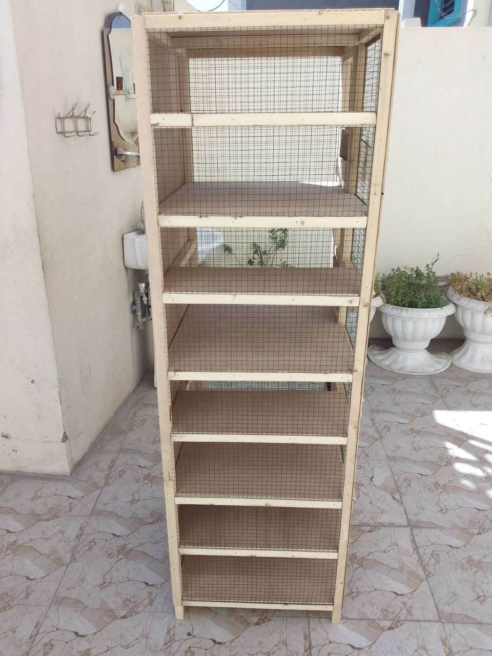 سلام عليكم مرخصة الادمن متاح خانه تبزير ام الاربعه شغل جديد درجه اولى مع رفوف حضانه مع معلف خارجي قياسات عرض كل مربع خانه 60 نزال 50 ارتفاع 40
سعرها 45 مكان بغداد الحريه 
***********
