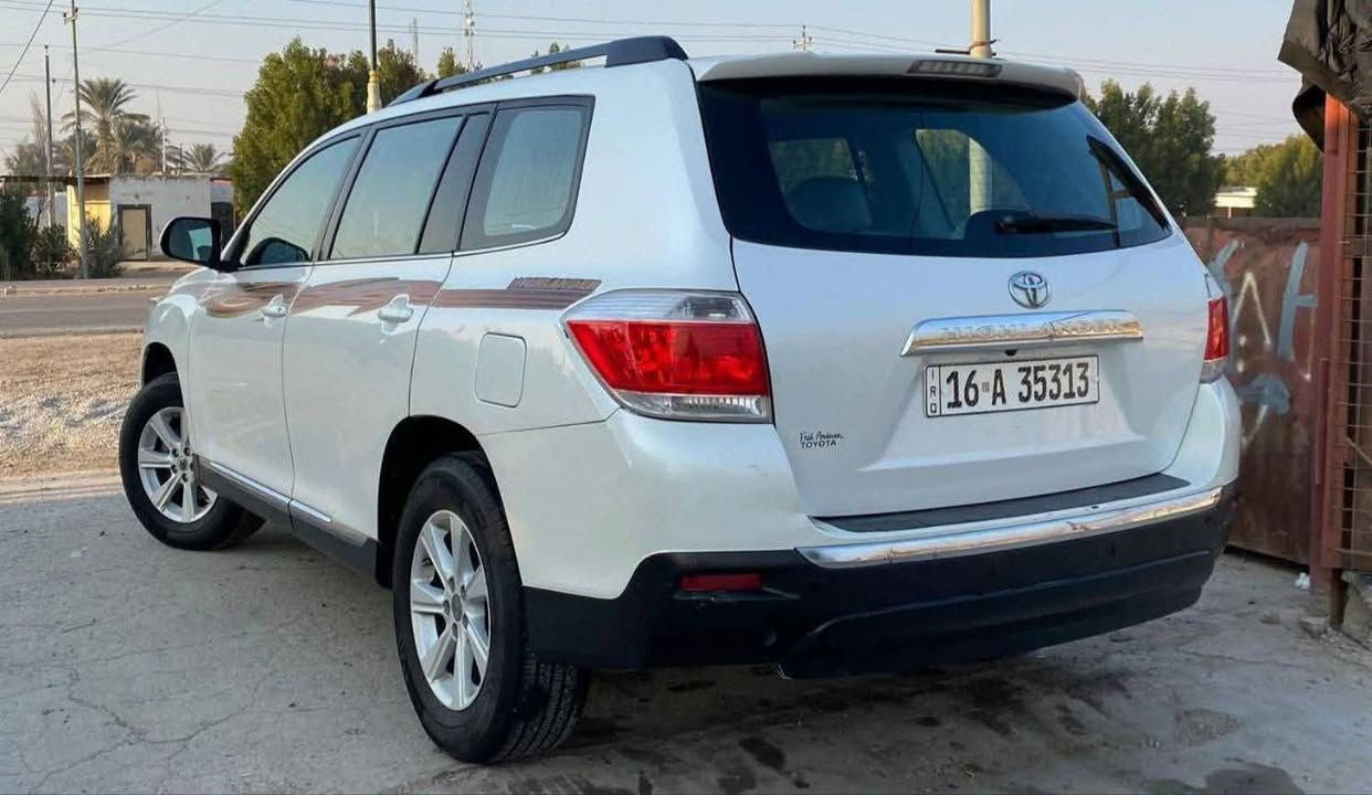 اللي يدور سيارة ياباني عائلية 7 راكب بسعر كورلا
هايلاندر موديل 2012
وارد امريكي داخلة كلين للعراق فقط دعامية الامامية كما موضح من اشتريناها مصبوغة او مبدلة 

سونار موجود بيهة وبيهة كارت صبغ بالجاملغ هم موجود واضح بالصورة 

سيارة حجم المكينة 4 سلندر 2700 VVt-i

سيارة ماشية 230 ميل   

 سيارة 7 راكب  ثلاث قطع تبريد  تبريدهة ثلج ياباني بعد 

سيارة جاهزة من كلشي 

رقم السيارة قادسية بأسمي  تحويل ثاني يوم  سنوية 28 

 رقمهة انكليزي بحيث بأي محافظة احولك اني من ديالى حولتهة بديالى عادي  
مكان السيارة ديالى بلدروز 
للاستفسار  ***********
