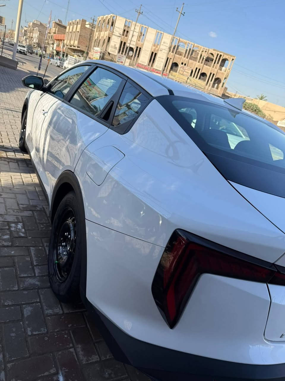 السلام عليكم كي4 البيع موصفات نص فول السعر 167وبيها مجال أمريكي سيارة حادثها مرفق بل منشور ماشية 13الف سيارة نضيفة مكاني بياع شهداء رقم الهاتف ***********

