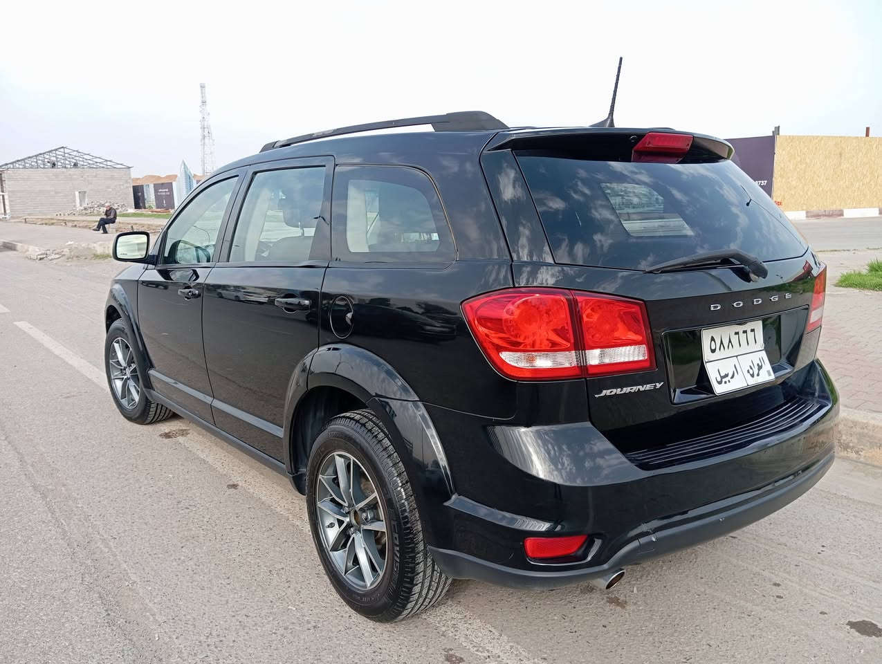 دوج جورنی سیارة جدیدة ماشیة 51ml  ، مودیل2018، محرک 6 سلندر، 7 راکب، تبرید مركزی، بصمة، ضربة  شبر بارد جملخ امامی فقط ، موبایل *********** اربیل سعر 143
