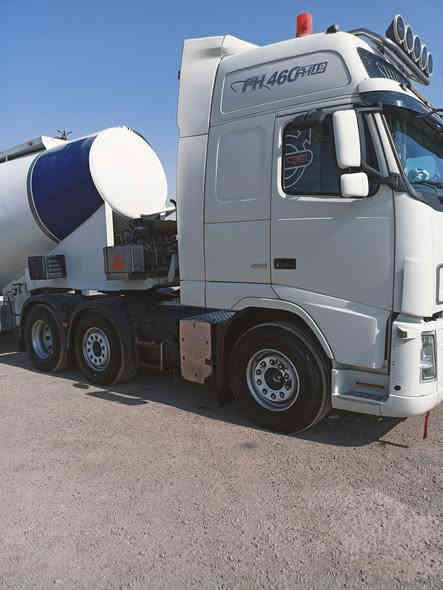 السلام عليكم فالفو 2004 كير ومكينة وشاصي وقمارة مكفولات مكينة 420 كير اوتوماتيك  سايلو تركي حمولة 36 طن دوز الماني ضاغطة ام الطير تخم تاير راس وعربانة
العنوان بغداد الكاضمية 
الاتصال ***********
