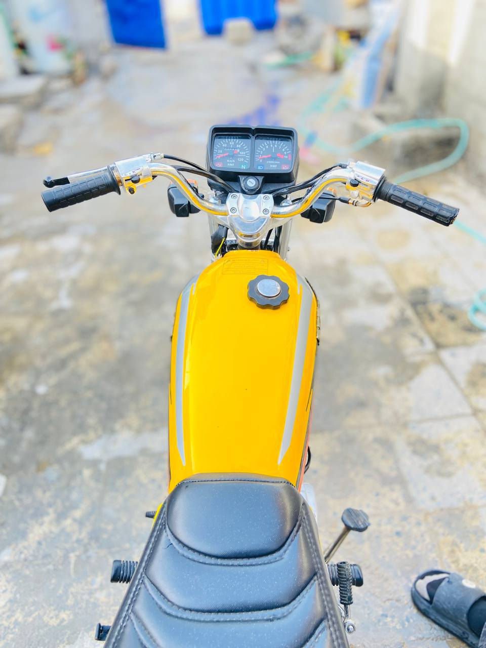 السلام عليكم دراجه للبيع نامه امتياز محرك ما مفتوح مديل24 ما ناقصها شي بس ربط الكهربائيات الدراجه كلك وهذه رقمي***********
