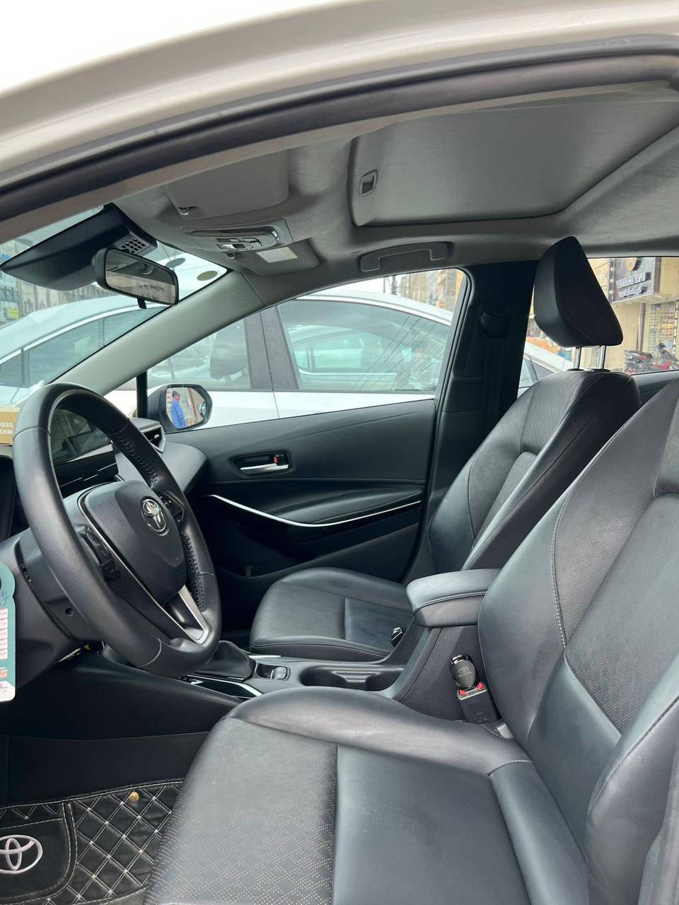 سلام عليكم كورلا هايبرد 2025 ماشية 23 الف سيارة نظيفة ضربة خفيفة بل جاملغ الخلفي ومصلح بارد وأثر خفيف في البنيد
مواصفات الكوريلا المعروفه 
 السعر 155 وبي مجال 
***********
