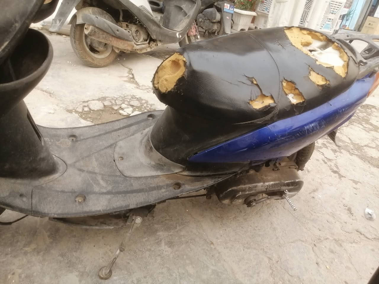 سبايزر للبيع نكرة الدراجة بيهة مكينة تخبل مكانهة الحرية *********** متوفر واتس اب سلف شغال بس يرادلهة باتري السعر مية وخمسين
