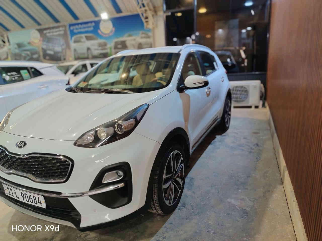 السلام عليكم سبورتج ٢١ ماشيه ٧٧ خليجي بصمه تشغيل وأبواب كراسي كهرباء شاشه الاصليه باسمي ثاني يوم التحويل رقم بغداد انكليزي مكانه بابل بيه صبغ الجاملغ الخلفي وبارد بسيط بالجنه السعر ٢٠٥ وبيه مجال بسيط للاتصال *********** بابل
