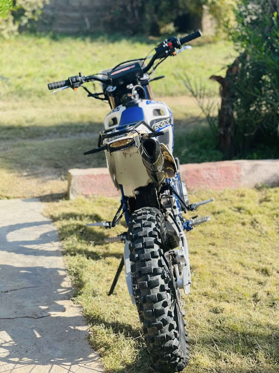 السلام عليكم 
قفاز crx
محرك 350cc
موديل 2025
شرط المحرك صبانه ما ممدود عليه
نگره سلف 
الموطور نضافه معنه الكلمه 
السعر مليون 500وبي مجال 
رقمي ‭٠٧٧١ ١٣٣ ١٧٣٦‬
