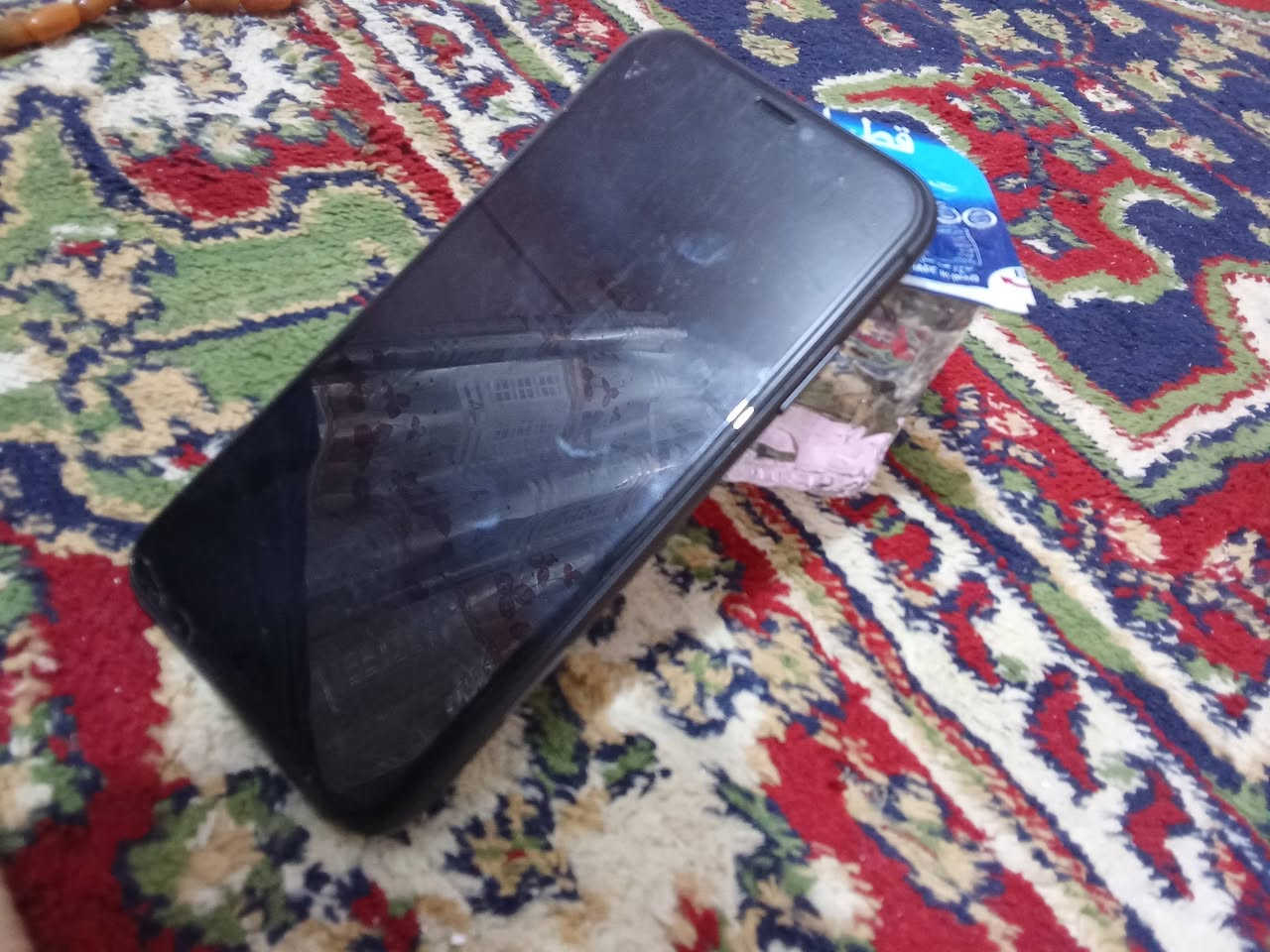 ايفون 11جهاز زلغ مابي بطاريه 93ما مفتوح مكاني بصره سعر 225رقم***********
