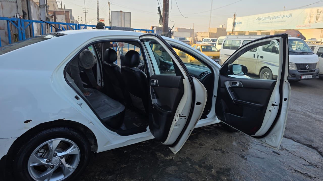 السلام عليكم من رخصة الادمنيه 
سياره سيراتو للبيع رقم اربيل الجديد بأسمي 
موديل 2013 فول خليجي سياره حلوه بيها طخه بسيطه بالباب الخلفي مع جاملغ خلفي جدآ بسيطه موضحه بالصور 
معروضه 120$ وبيها مجال 
الاتصال عالرقم *********** 
يوجد وتساب
