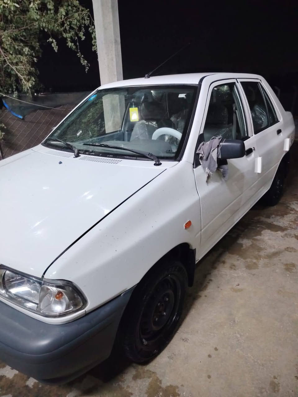 السلام عليكم سيابا موديل 25 ماشيا 2000سياره بيه رشت تيزاب طك الباتري عليه بنيد وباب صفحت السائق وخافي وشوي نثر ع الصندوك السعر 69رقم الواتس شغال  7716319082

