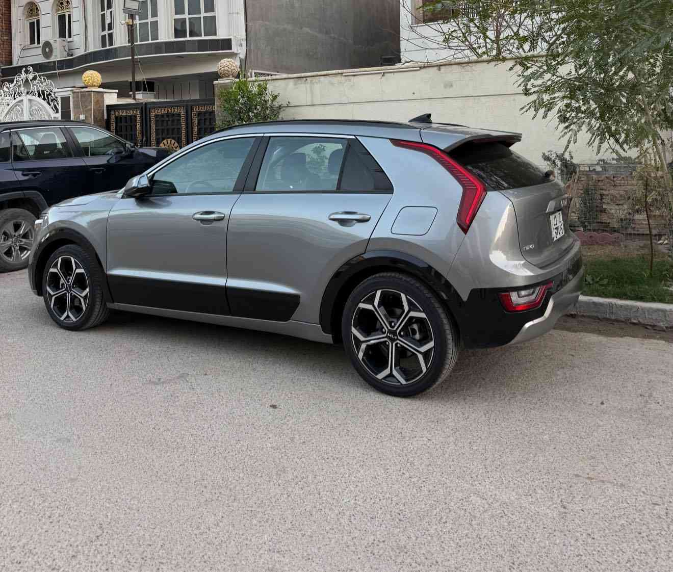 كيا نيرو هايبرد 2023 فول الفول
ماشيه 46 الف كيلو 

فتحه. 

كشنات. تدفئه تبريد. 

جلد. 

خرن مميوري 

السياره قطعه وحده صبغ

رقم بغداد. تحويل  ثاني يوم 

***********

بغداد اليرموك
