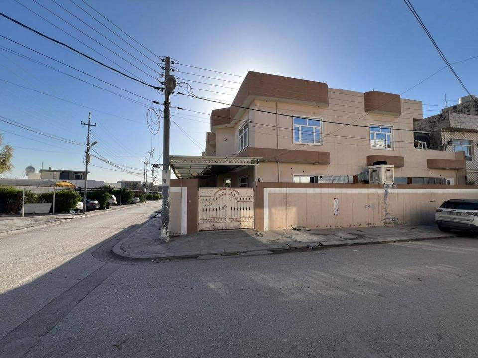 🔸سند طابو يتسجل بإسم اي عراقي
📍أربيل-بيت للبيع 5حساروك مقابل حديقه قرب شارع120M
➖مساحة 250M طابقين ركن
يتكون⤵️
➖4غرف نوم 
➖استقبال-صاله-مطبخ-مجموعه صحيات-كراج
🙋🏼‍♂️-عقارات_الان_في_اربيل
☎️📞 للاستفسار والتفاصيل:
***********
***********
***********
————-⸻
🔹 إذا لم يكن هذا العقار مناسب لرغبتكم أو امكانيتكم ، زوروا قناتنا على التلكرام وتصفحوا مئات العروض الأخرى:
👉 اضغط هنا
https://t.me/AlanAqart
#عقارات_الان_في_اربيل
