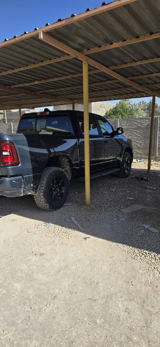 دوج رام٢٠٢٥ جديد سيارة بدون صبغ تبديل قطعة واحدة حادث بيسيط رقمي ***********
