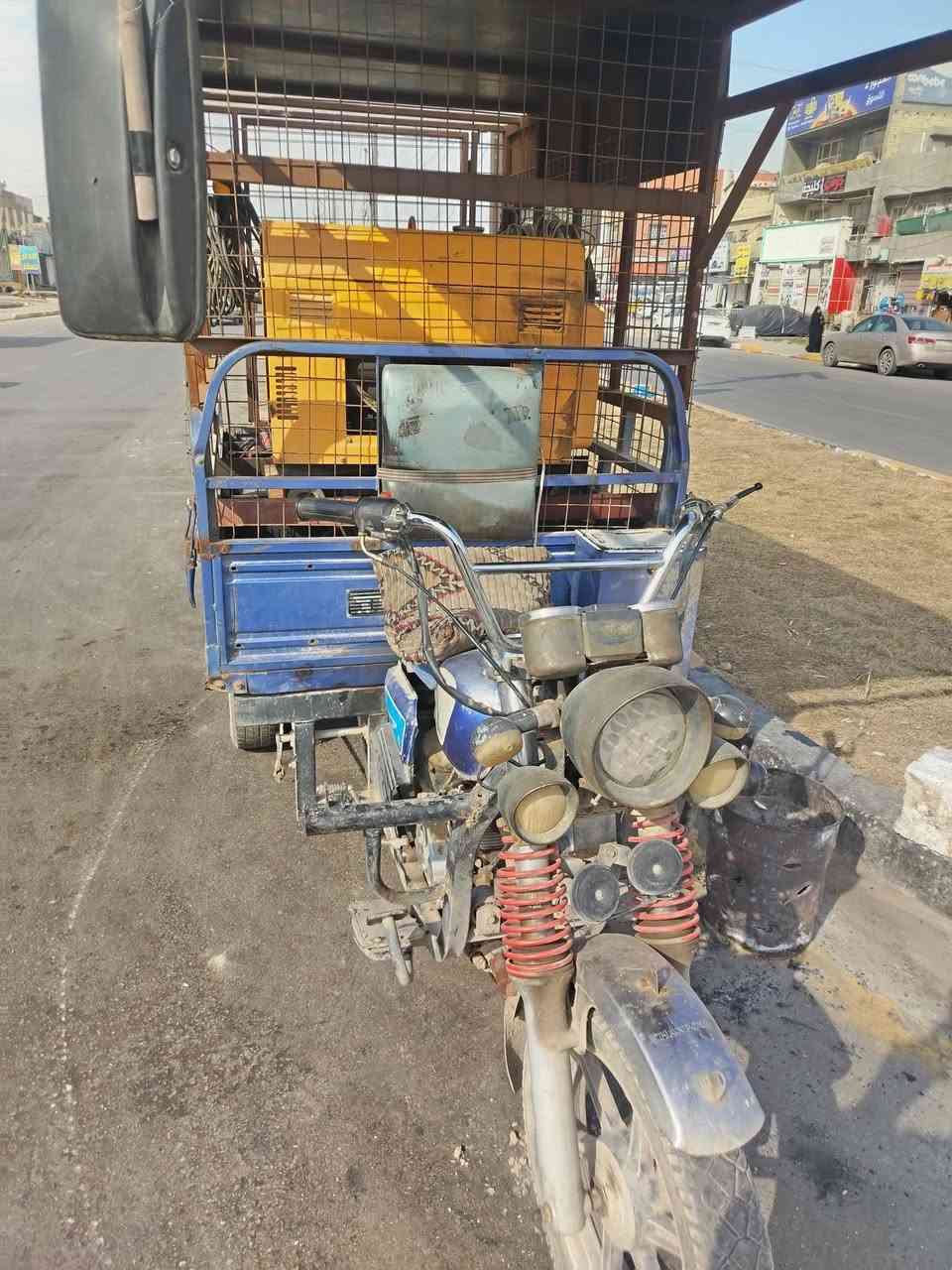 السلام عليكم ستوته البيع مال حداده كامله لبيع ومولده انجيكو جديده استعمال قليل مكينه لحيم DeeL اصليه حجم 900كبير تلحم جميع انواع لحيم كيبلات حار 10 متر وبارد 10 متر سيار عدد ٢ كوسترات وديلات تام وكتر قطع وغراض نواعم اهواي ستوته أوراق بسمي وغراض كله جديده استعمال قليل سعر مليونين ونص *********** أتصل ودلل الله شاهد بس مولده أخذته مليون وتلثميه من غير الغراض
