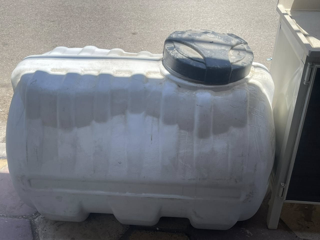 غراض مستعملات للبيع كلش انضاف  سنك مترين مرمر ويا ميز متره هم مرمر احطاطه شغل درجه اولى وابلازم حجم 43سمارت فول نت وخزانات العد 2 كلش نضاف وموطور مستعمل اقل الشهر وميز مال مكتب هم مستعمل وقنينه غازعراقيه  الغراض كلش نضاف ***********
