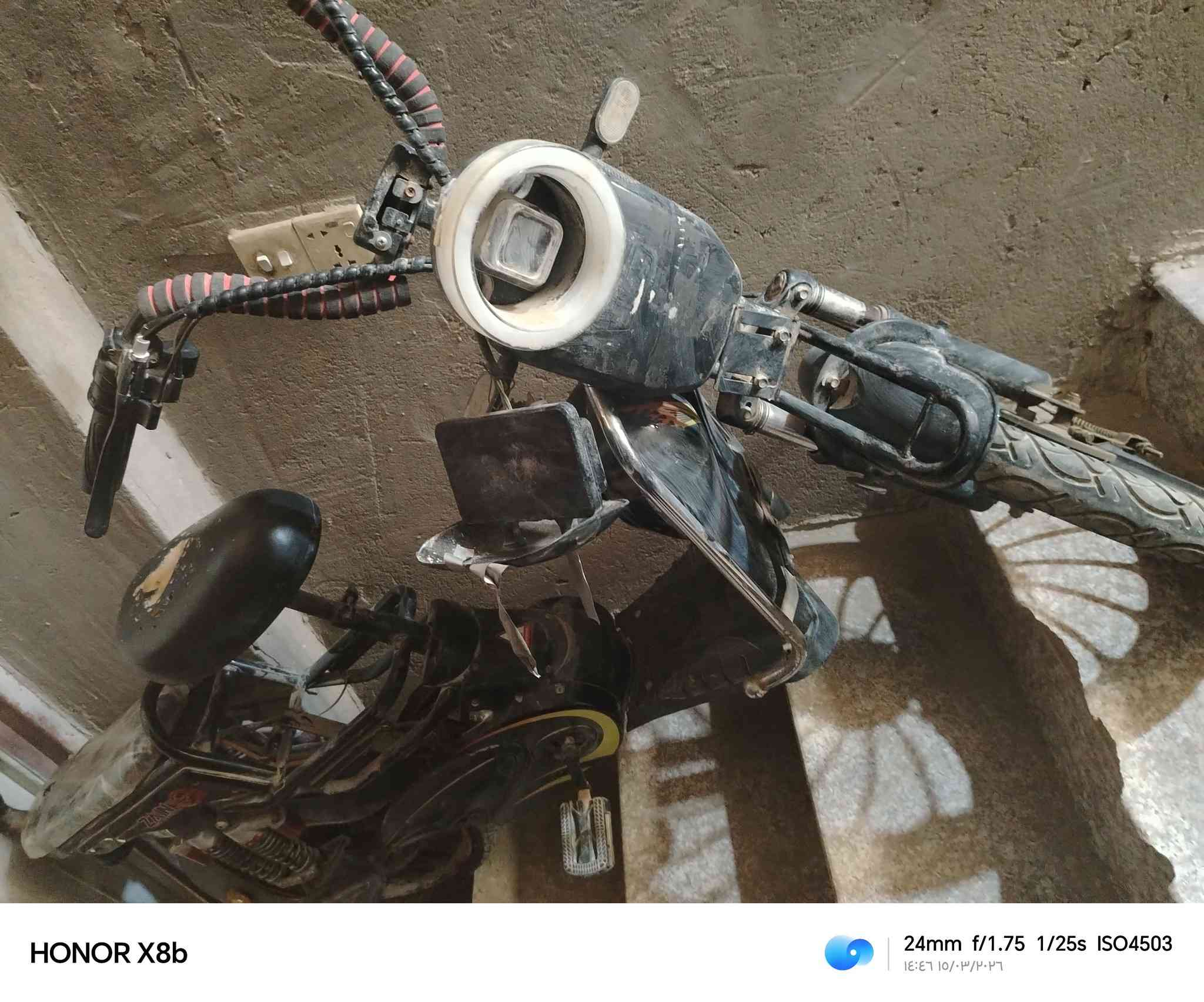 ..السلام عليكم
 دراجه علئ شحن للبيع فقط ((تبديل بطاريه وبنجر)))  العنوان النسبج ..***********وتساب
