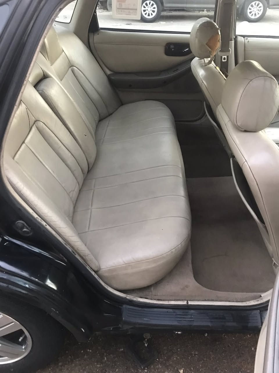 سلام عليكم افلون 1998 سعر 55 $ وبيه مجال ***********
