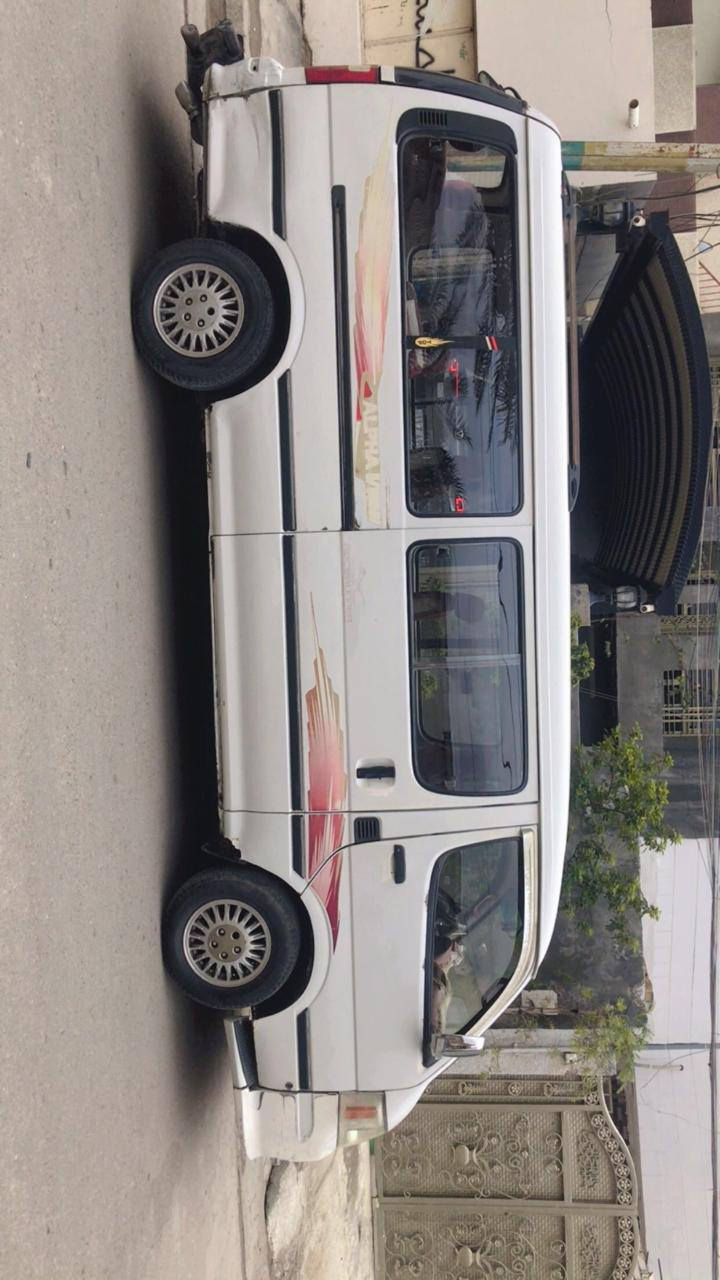 السلام عليكم فوتون موديل 2014 السيارة باسمي مكينه مبدله ياباني مال باله كير ومكينه مكفولات بيه ضربه وره باب السائق كد متر غرامه وضريبه ونقابه ورقم الشاصي اني اتكفله تأخذ الصافي السنويه منتهي نفاذه مكانه بغداد السعر 75 للاستفسار الاتصال على ***********
