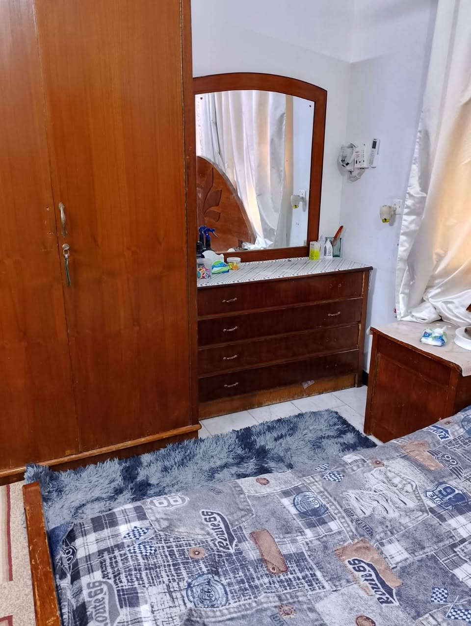 غرفة اخشاب صاج 
شغل عراقي 
تجي تشوف وتقتنع يلا تاخذ 
الحلة ابي خستاوي عمود 78
***********
