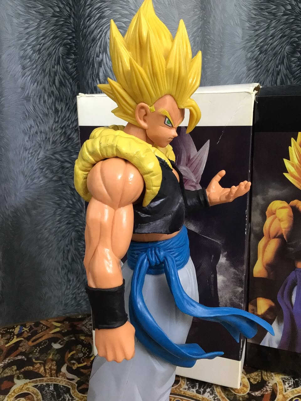 هذه هي مجموعة مجسمات شخصية "فيجيتو" من )Vegito( "فيجيتو" سلسلة "دراغون بول Dragon Ball) بارتفاع 33

سم. تتضمن المجموعة ثلاثة إصدارات مختلفة للشخصية: سوبر سایان بلو، وفيجيتو بشعر أسود عادي، وسوبر سايان. المجسمات مصنوعة من مادة PVC المتينة ومصممة بوضعية قتالية. تتراوح أوزان المجسمات تقريباً بين 798 جراماً

و 815 جراماً للقطعة الواحدة.

33cm


**إذا كنت صاحب هذا الإعلان وتريد حذفه لأي سبب، رجاءا أرسل رسالة إلى الدعم الفني**