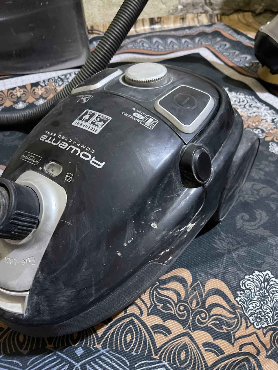 مكنسه كربائيه 20 الف لوحده رقمي ***********
