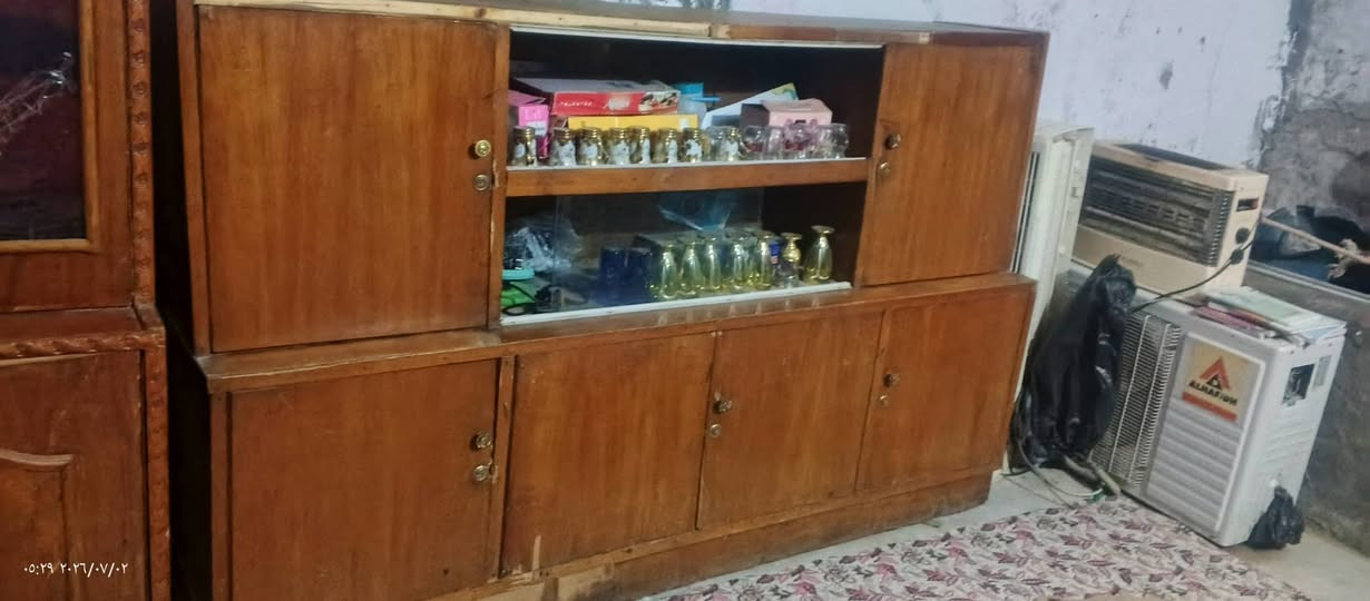 بوفيه تزكام البيع
السعر 85 ألف مكان القرنه بهورسعد ***********
