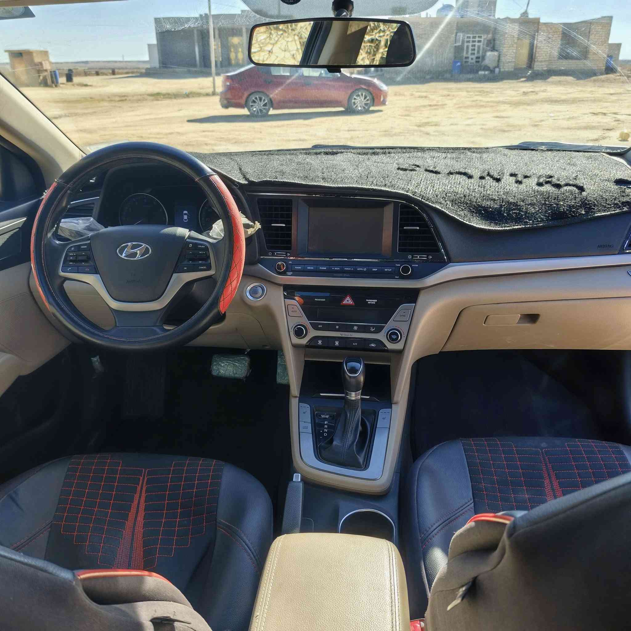 السلام عليكم 
سياره النترا 2017 وارد امريكي 
السعر 135 وبيها مجال 
ضررها بنيد مبدل، سياره جديده مال جناي
ماشيه 50 الف 
***********
