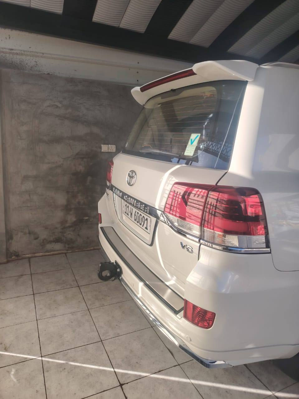 السلام عليكم لاندكروز موديل ٢٠١٨ مكفوله كفاله عامه رقم بغداد بسمي السعر ٥١ الرقم ***********بغداد
