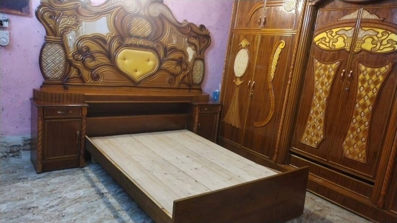 السلام عليكم
غرفه نوم للبيع مستعمله نضيفه كما موضح في الصوره 
كامله ما بيهه نقص سعرها ٨٠٠ آلف موقعها ديالى بعقوبة خان بني سعد للتواصل الاتصال ***********
