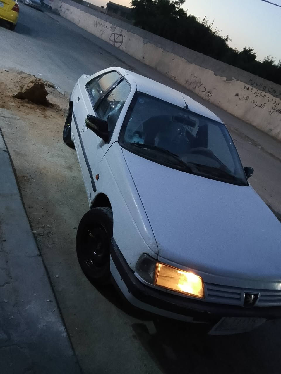 السلام عليكم بيجو 405 موديل 2010 داخل بيجي بيه بس باب الصدر  مكفوله من الضربه والصبغ بيه جراد قليل  سنويته لل2028ماساقطه غرامات صفر مكينه كير نضيفات حداديه 80/100 رقم نجف الالماني مداور ثاني يوم  راعيه يمي كهربائيات كله شغاله داخل نضيف  السعر 35وبيه مجال قليل  مكاني نجف


**إذا كنت صاحب هذا الإعلان وتريد حذفه لأي سبب، رجاءا أرسل رسالة إلى الدعم الفني**