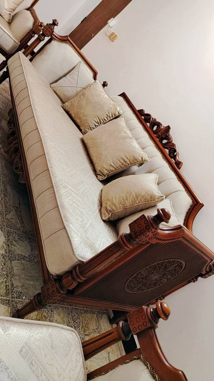 تخم زان موديل إيطالي كلاسك عشر مقاعد اخو الجديد للاستفسار ***********
