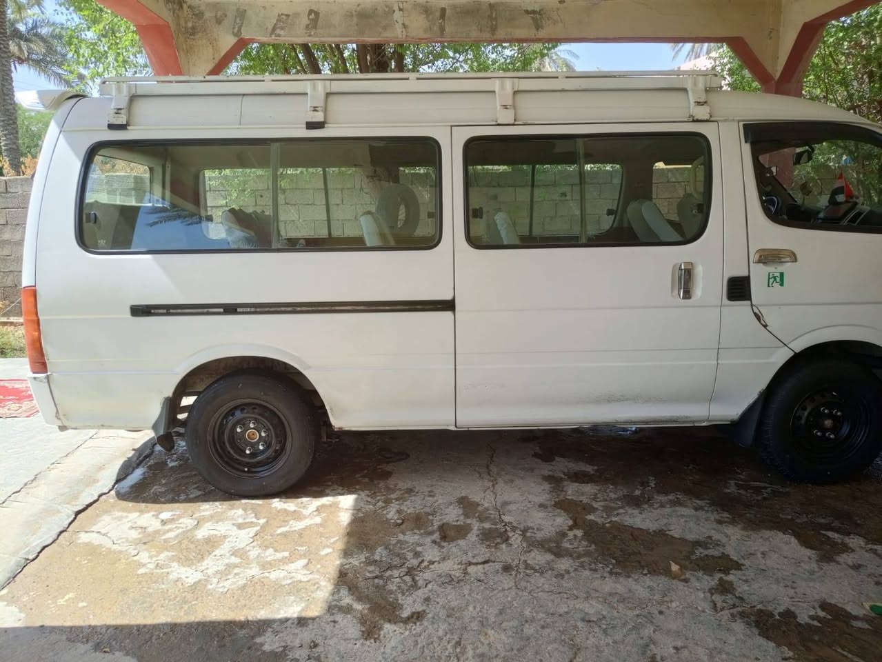 سلام عليكم جنبي رقم بغداد بسمي  H1موديل 14مكفوله من الضربه والصبغ بيه رصعه صغيره جوه العلامه كير مكفول اكسل مكفول محرك بي خيط تبخير 80وبيه مجال العنوان المدائن سلمان باك رقم ***********
