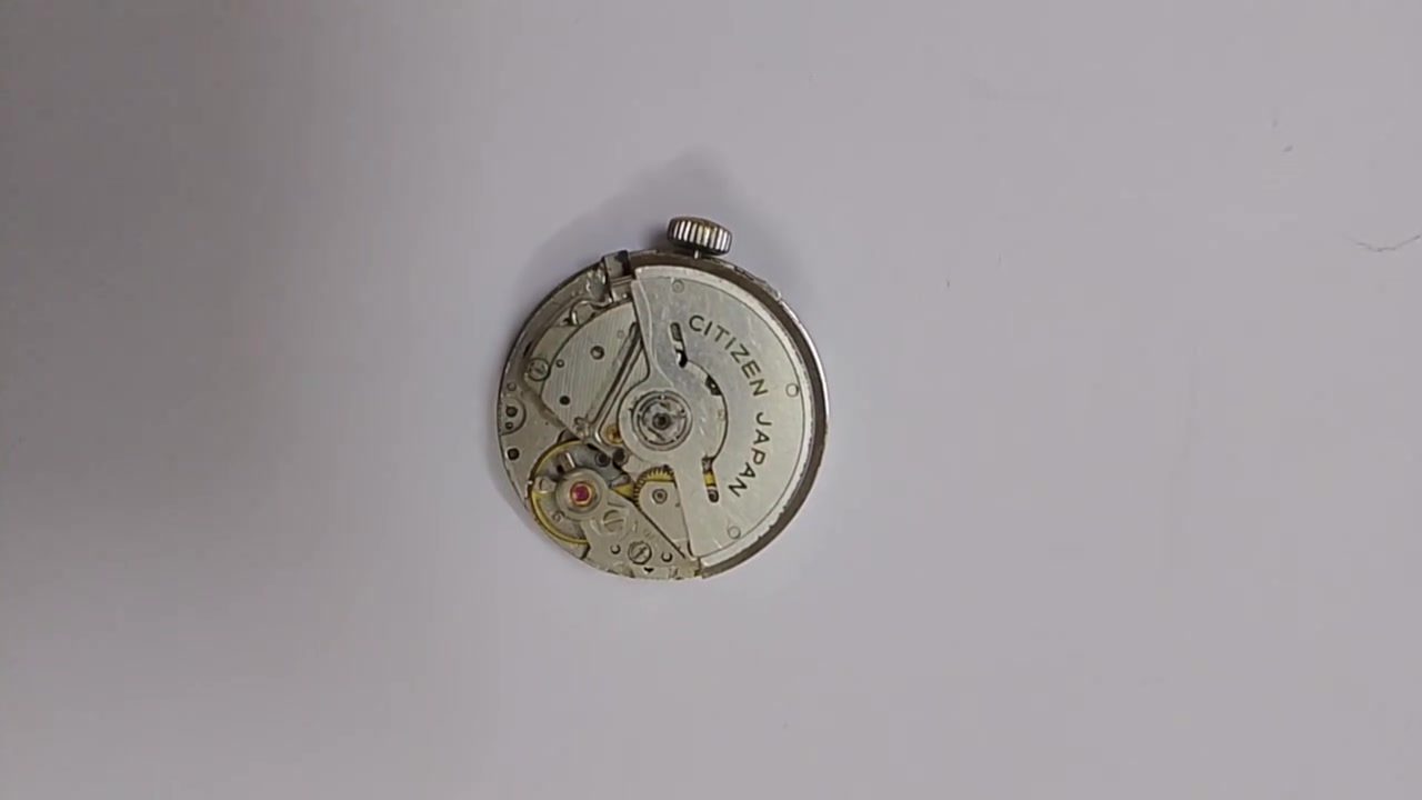 ساعه سيتزن أوتوماتيك ساعات سناتر موديل قديم ، اذا احركهن بيدي يشتغلن الرقصات
ابيعهن عاطلات 
سعرهن 100 الف الاثنين 
للتواصل ***********
