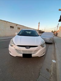 توكسان موديل ٢٠١٣ خليجي السياره جاهزه من كل النواحي مكينه كير تبريد تخ...