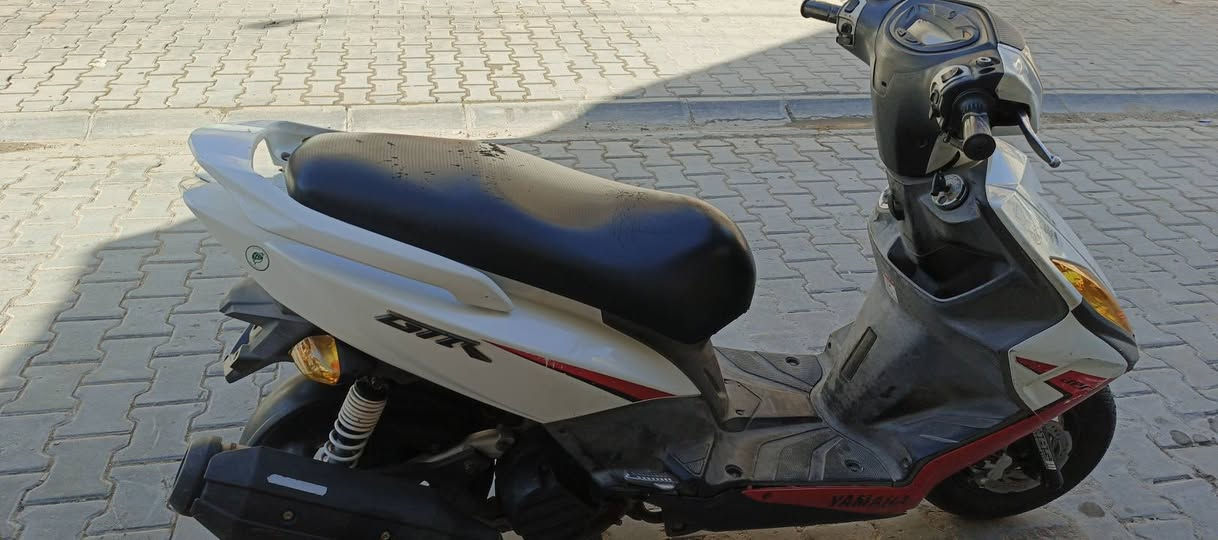 سلام عليكم ورحمه والله وبركاته دراجه جيتي ار نوزل مكينه بلاديه كهربائيات كلها شغاله الدراجه كل نقص مابيها دراجه 80/100 نضيفه أوراقه كامله السعر 1000000 وبيها مجال للطيبين ومكاني بغداد الحريه الرقم ***********
