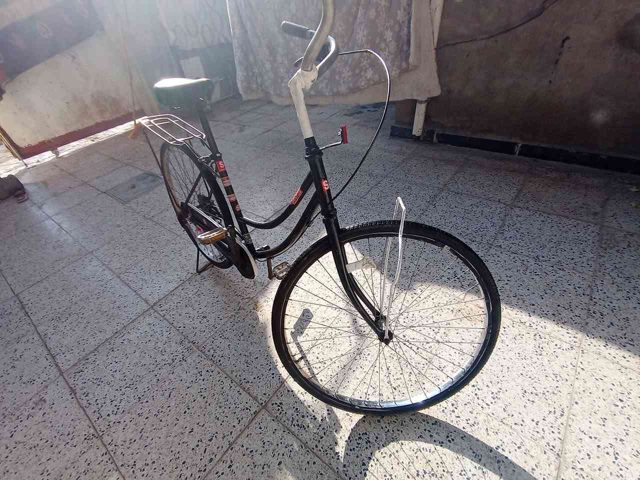 سلام عليكم باسكل بناتي حجم 26سعر 60وبيه مجال مكاني الكوت لانوار لبيظاء موجود خاص بكل وقت رقم ***********
