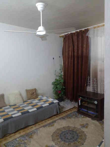 100م طابوق مسلح حي البساتين شارع حسينيه الصادق  غرفه ومطبخ وصاله مع خدمات داخليه وخارجيه  السعر 55 للاتصال ***********
