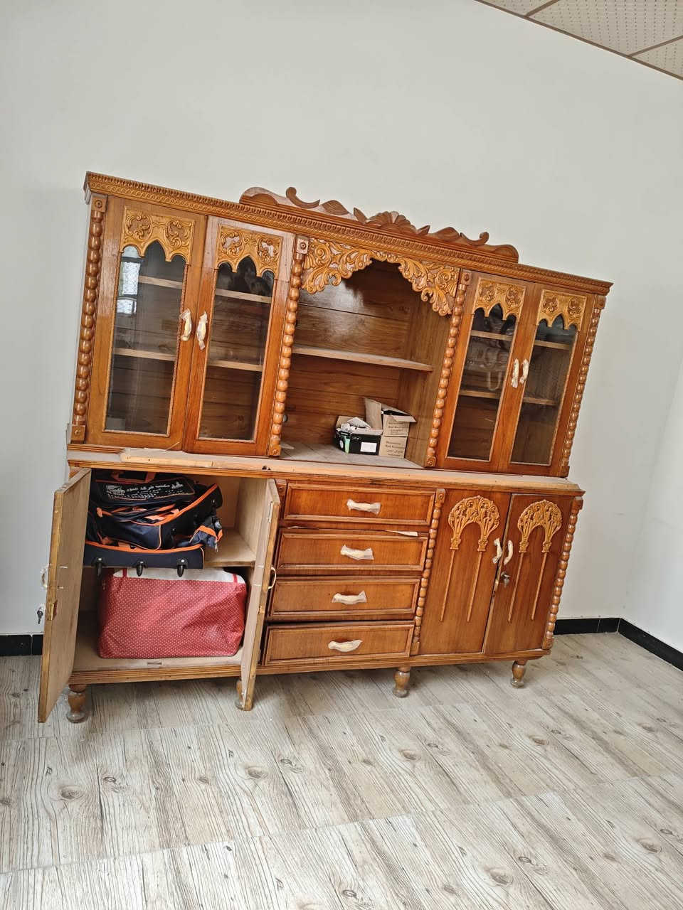 عندي غراض للبيع
المكان ديالى بعقوبة المركز 
***********
