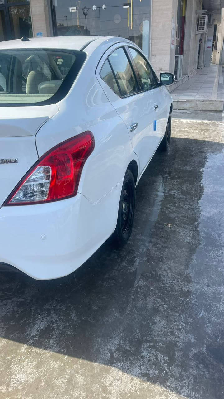 نيسلن سني 2024 ماشية 50 الف لاصبغ لا ظربة عدا الموضحات بالصور جاملغ خلفي جهة السايق واسفل الدعامية الامامية السعر 120 وبيها مجال بسيط للتواصل ***********
