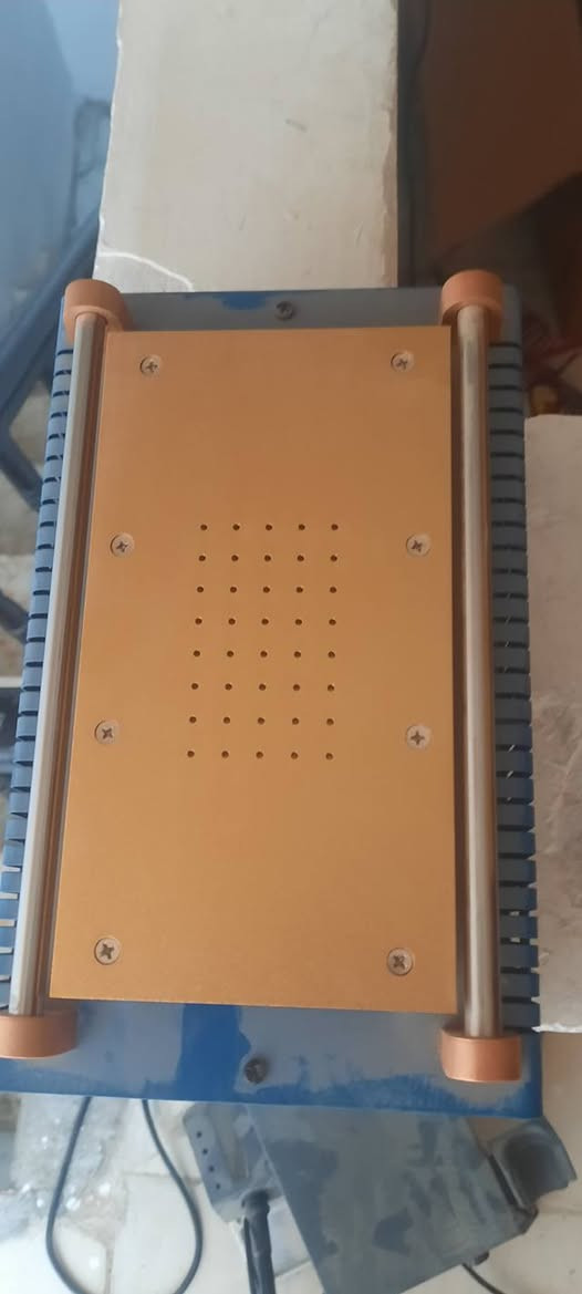 السلام عليكم، للبيع مجموعة أدوات صيانة محمول (استعمال شخصي)، الأدوات نظيفة جداً ولم تتعرض لأعطال سابقة:
🔹 محطة لحام (Soldering Station): حرارة منتظمة واستجابة سريعة.
​🔹 باور سبلاي: دقيق جداً في كشف الشورت والأعطال.
​🔹 أدوات فك: مجموعة كاملة خالية من التآكل.
​
التواصل مع الرقم ***********
