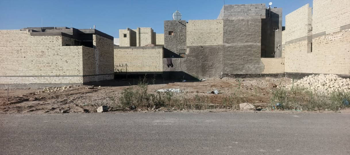 سلام عليكم يوجد قطعه ارض للبيع بموقع مميز
مكتب العز للعقار والمقاولات العامه 

قطعه ارض للبيع المساحه 240 متر ☑️ 

الواجهة 12 متر ونزال 20 متر ☑️

قطعه بجر طابو زراعي سند 25 💯☑️

شارع القطعه 10  متر مربع كله تبليط ☑️

خدمات كامله ماء كهرباء سكن متاكمل خدمات متكامله ☑️

مدارس ابتدائية متوسطه معاهد روضات مدارس اهلي ☑️

كل احتيجات الدار موجوده ☑️

الموقع الانبار الفلوجه حي الجيغيفي الثانيه قرب الجمعيه الحمره ☑️
اي ستسفار الاتصال على الارقام التاليه ☑️💯
***********
العز للعقار
