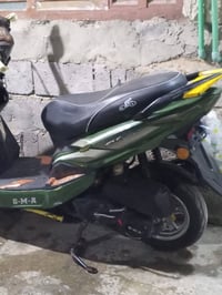 للبيع السعر 400 بي مجال قليل 07773124099