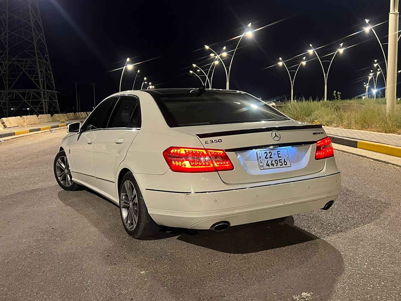 � للبيع | مرسيدس حجم E350 موديل 2011 | فل أوبشن
✅ وارد أمريكي
✅ محرك 3.5 لتر V6 (268 حصان)
✅ كير أوتوماتيك 7 سرعات
✅ دفع خلفي (RWD)
✅ ممشى 170 ألف كم
✅ كلين وخالية من الأضرار
✅ لون خارجي صدفي
✅ داخلية جلد بيجي
✅ سقف بانوراما
✅ كاميرا خلفية
✅ رادار
✅ حساسات أمامية وخلفية
✅ شفتات تبديل سرعات على الستيرن (Paddle Shifters)
✅ مثبت سرعة
✅ مقاعد كهربائية مع ميموري
✅ شاشة وبلوتوث
✅ بيها قطعتين تبريد

السيارة بحالة ممتازة جدًا، استخدام شخصي ومحافظ عليها، جاهزة للفحص وما تحتاجه أي مصروف. رقم اربيل مامتواجد عل ماسنجر

💰 السعر: 17,500 دولار (قابل للتفاوض بالمعقول)

📞 للتواصل: ***********
