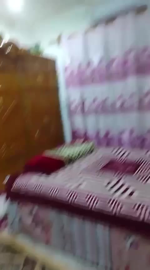 السلام عليكم الغرفه للبيع وهذا رقم صاحبها ***********
