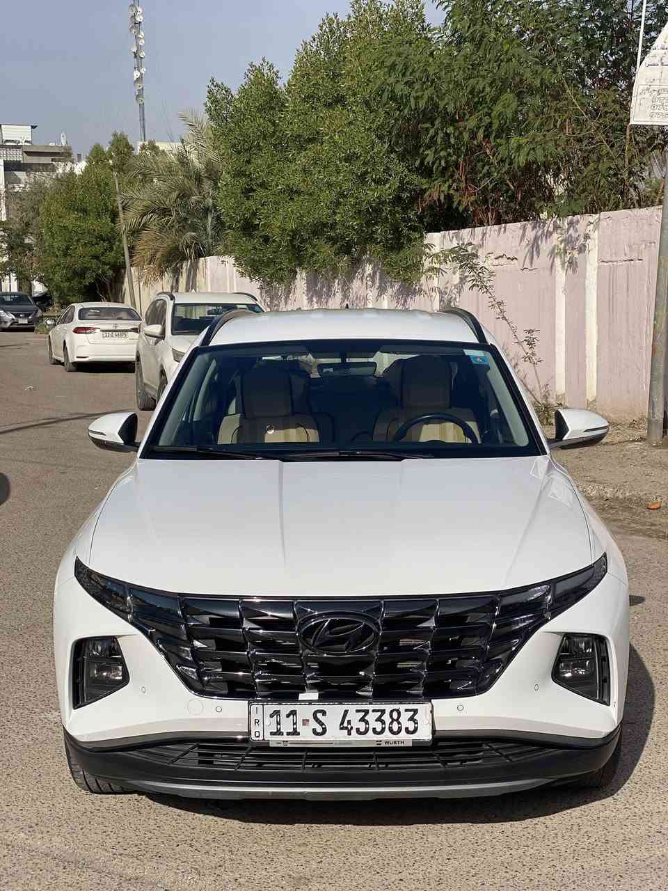 سلام عليكم 
توكسان 2023 خليجي
سياره فول عدا البنيراما
-شاشه دجدل 
-كامره دواره 
-حساسات اماميه وخلفيه
-شحن لاسلكي
-قطعتين تبريد 
وبعد بيها هواي مواصفات معروفه 
سياره مكفوله كفاله عامه 
ماشيه 41 الف كيلو 
رايدها ب218
مكاني صليخ ال600
اي ستفسار ***********
