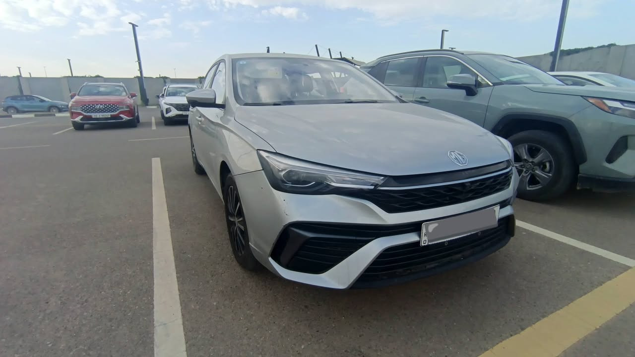 🚘 إم جي 5 بلس LUX موديل 2025 📍 بغداد
للبيع MG 5 Plus فل أوبشن فئة LUX، سيارة نظيفة جداً  وبوكالتها.
✅ موديل 2025
✅ ماشية 9 آلاف كم فقط
✅ محرك 1.5 بنزين
✅ أوتوماتيك
✅ مواصفات خليجي
✅ لون سلفر
✅ جلد 
✅ كلين تايتل
المواصفات: ✔ فتحة سقف
✔ بصمة وتشغيل ذكي
✔ شاشة ولوحة قيادة رقمية
✔ LED أمامي
✔ مثبت سرعة
✔ فرامل إلكترونية (EPB)
✔ Auto Hold (تعليق تلقائي)
✔ كاميرات وحساسات
✔ مكيف ممتاز واقتصادية بالوقود
💰 السعر: 19 مليون قابل للتفاوض ***********
السيارة جاهزة للفحص بأي مكان، وما تحتاج أي مصروف. الله يبارك لصاحب النصيب.
