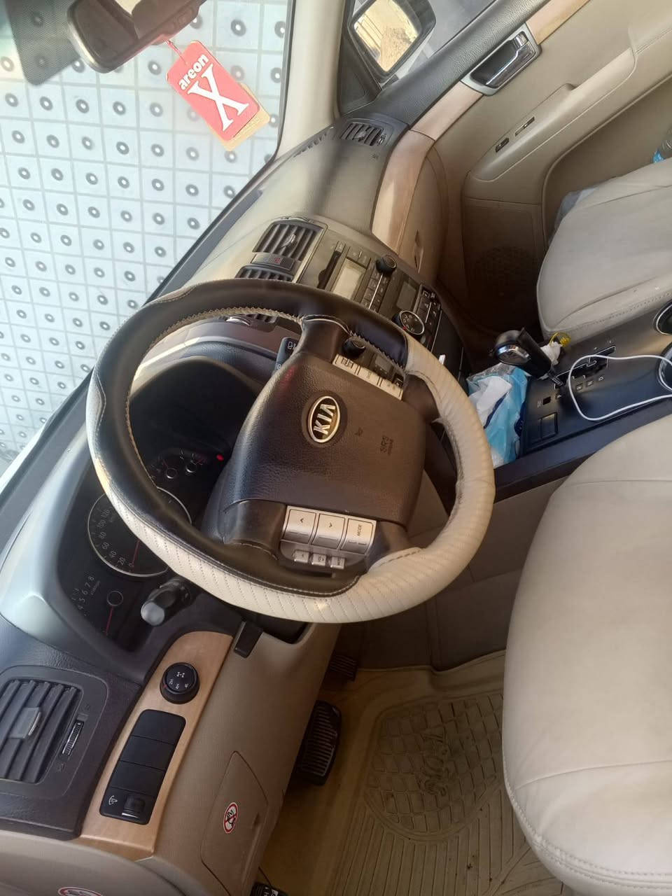موهافي 2013 فول مواصفات - بحالة ممتازة وبسعر مميز 🚗✨
​نص الإعلان:
لأصحاب الفخامة والسيارات العائلية، متوفرة الآن:
📌 النوع: كيا موهافي (Kia Mohave)
📌 الموديل: 2013
📌 المواصفات: فول مواصفات 1/1
📌 الحالة: السيارة كلين (نظيفة جداً)، مكفولة من الصبغ والضربة (ماكو صبغ). جاهزة من كل شيء وما تحتاج أي مصاريف.
📌 الرقم: شمالي دولي
​💵 السعر: 150 ورقة (دفتر ونص)
📞 للتواصل والاستفسار: ***********
العنوان الشرقاط
