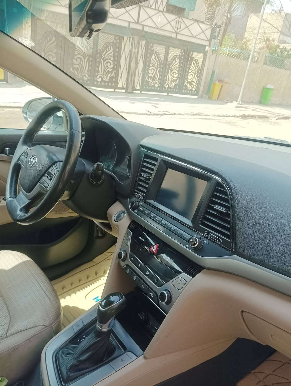 السلام عليكم من رخصت مدير الاكروب المحترم
هونداي النترا موديل 2017 رقم سليمانيه بسم عربي بغداد الامين 
حادثه بسيط ربع البنيد وخشم الچاملغ مصبوغات بدون تبديل 
بدون دواخل السياره جاهزه من كلشي تخم تاير تبريد كير ومكينه جدد بدون صرف السياره فول فول لمتد السعر 118 بيه مجال بسيط عنوان بغداد حي الامين الثانيه 
موبايل ***********
